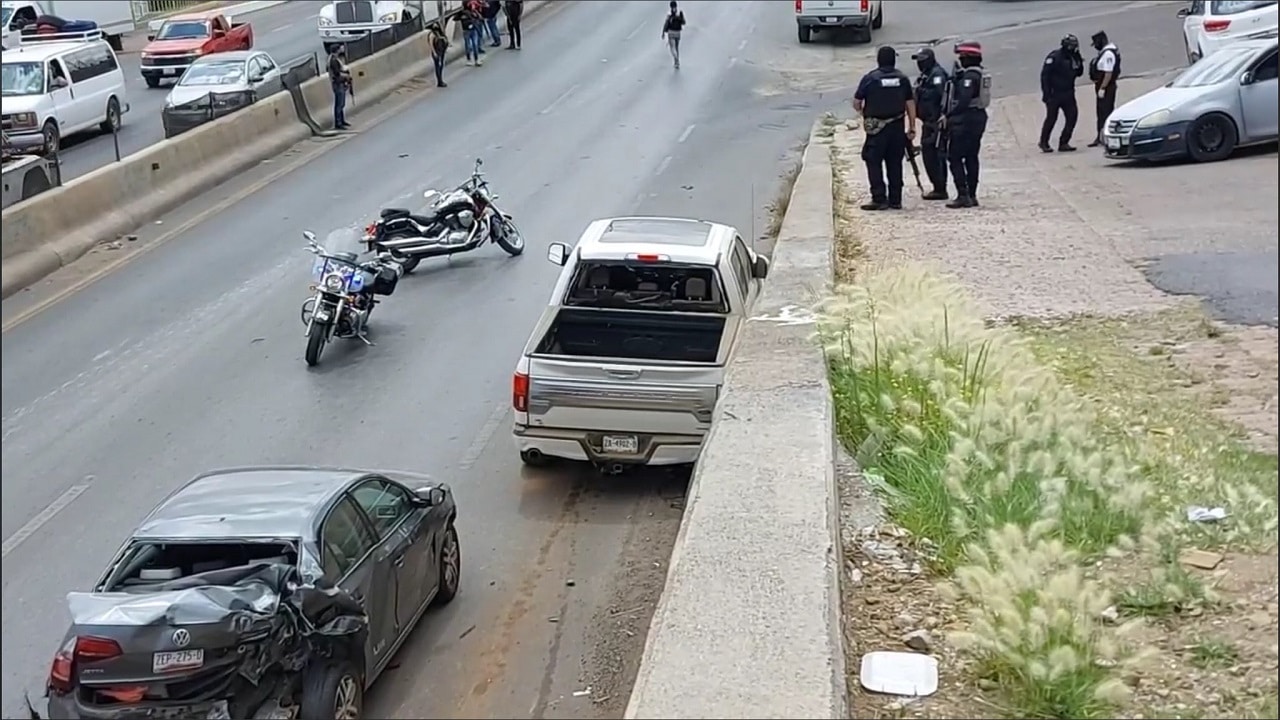 Robo de vehículos desata persecución y balacera en Zacatecas