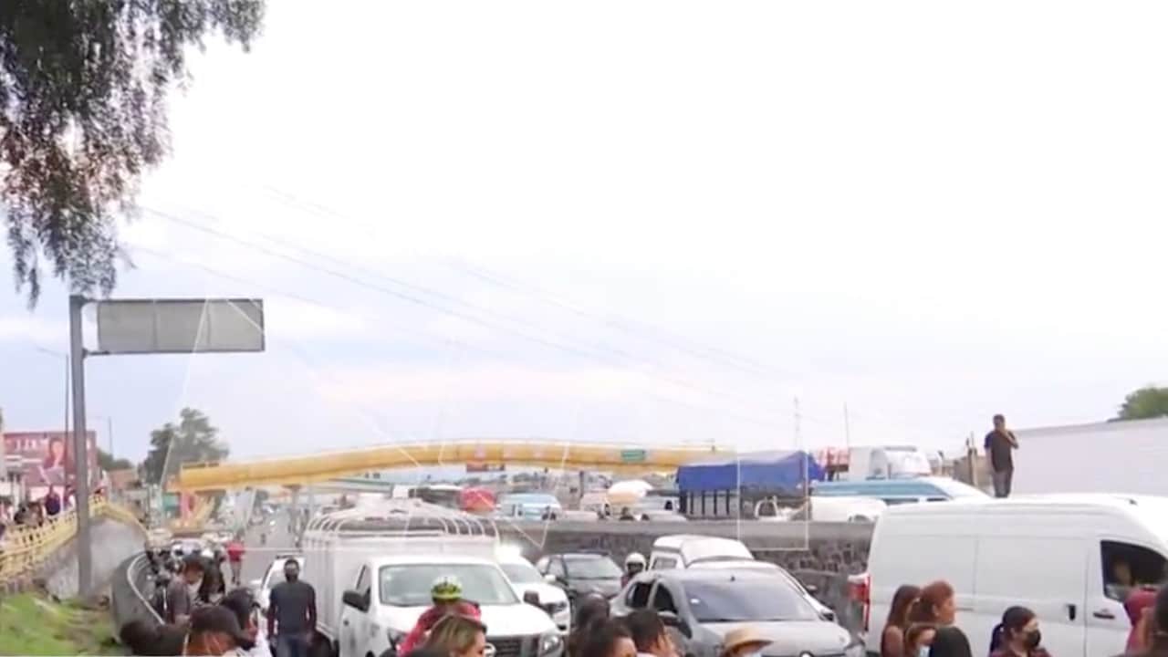 Manifestantes bloquearon la circulación en la autopista México-Puebla tras la desaparición de cuatro menores de edad (N+)