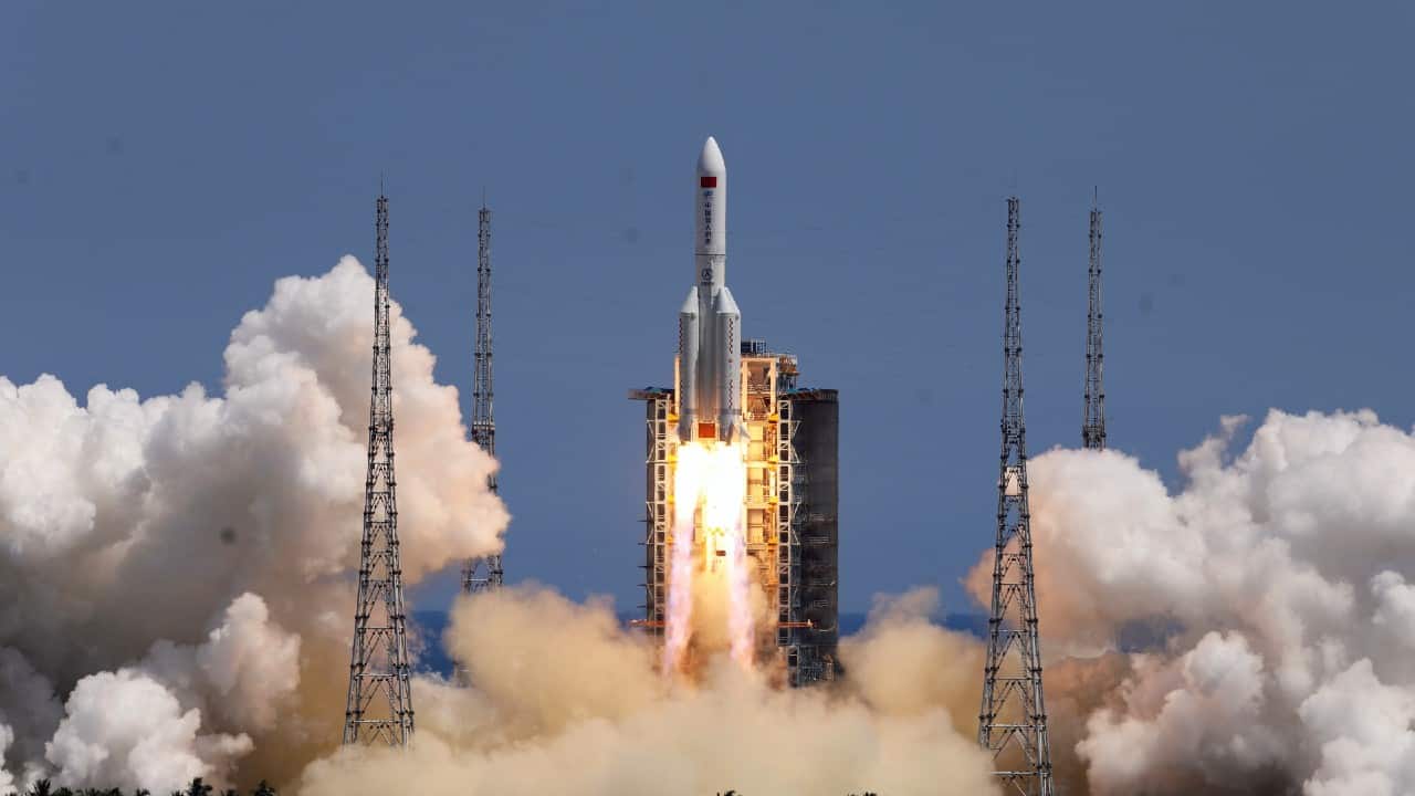 China lanza Wentian, el segundo módulo de su estación espacial