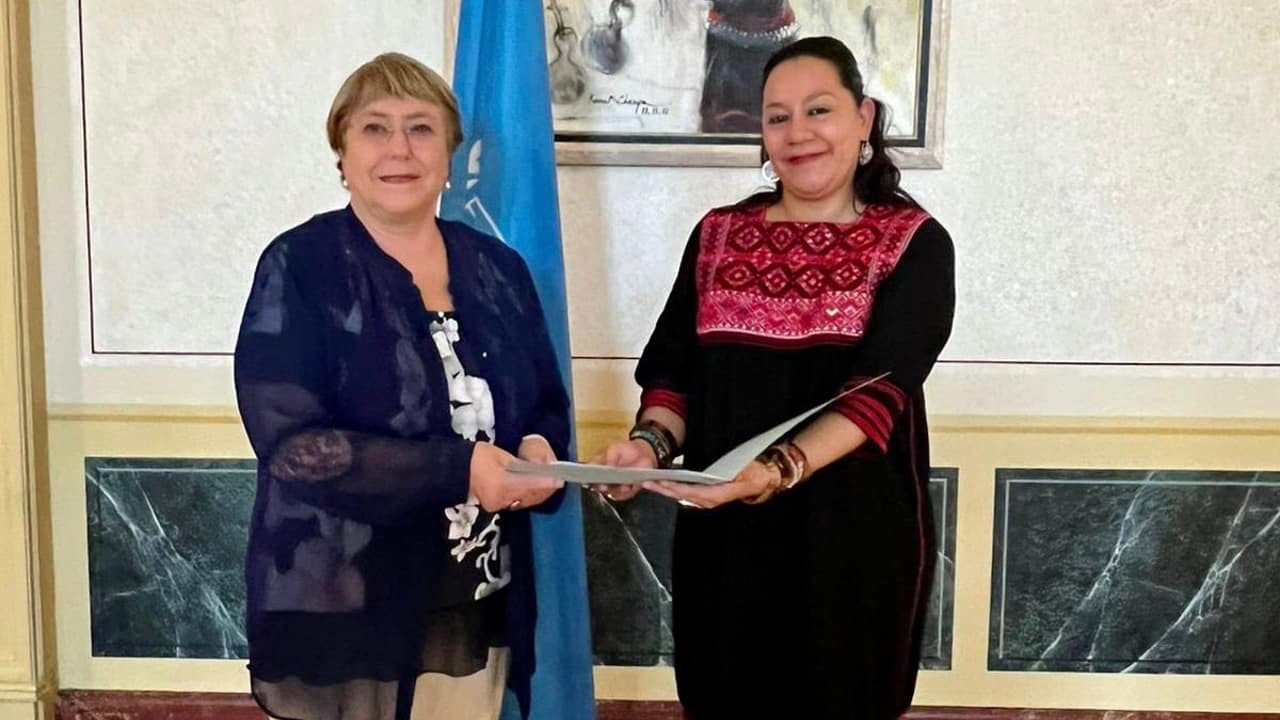 La titular de Semarnat, María Luisa Albores González, entregó la denuncia a la alta comisionada de la ONU para los derechos humanos, Michelle Bachelet.