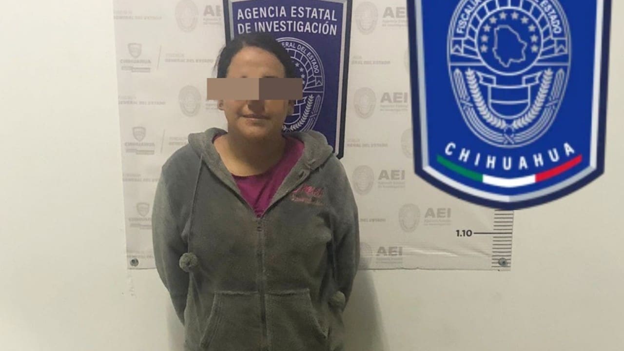 Detienen a mujer con rifle de asalto y casi 2 kilos de goma de opio en Chihuahua