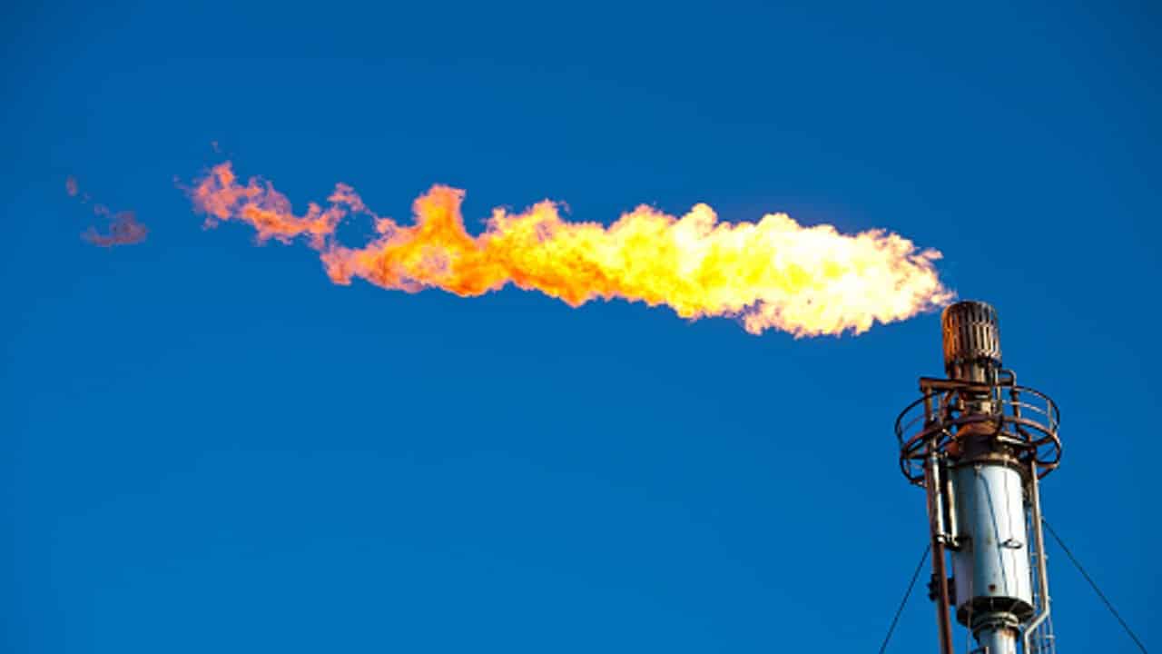 Cofece advierte que por riesgos a la competencia en el mercado del gas natural podrían aumentar los costos.