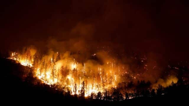 Incendio McKinney arde cerca de Yreka, California (Reuters)