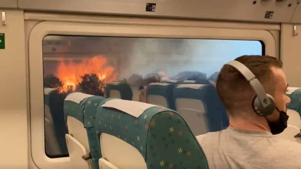 incendio forestal, tren, España, Madrid, captura de pantalla