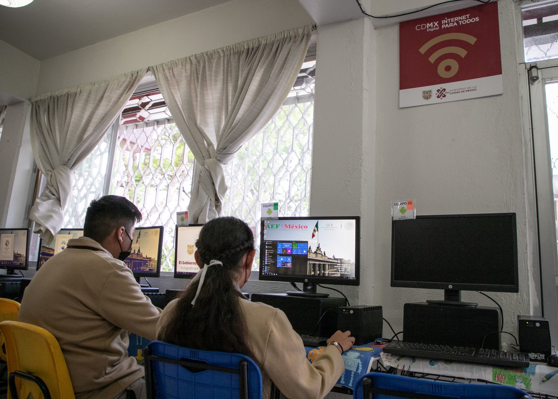 Alumnos de educación básica en México utilizan internet (Cuartoscuro)