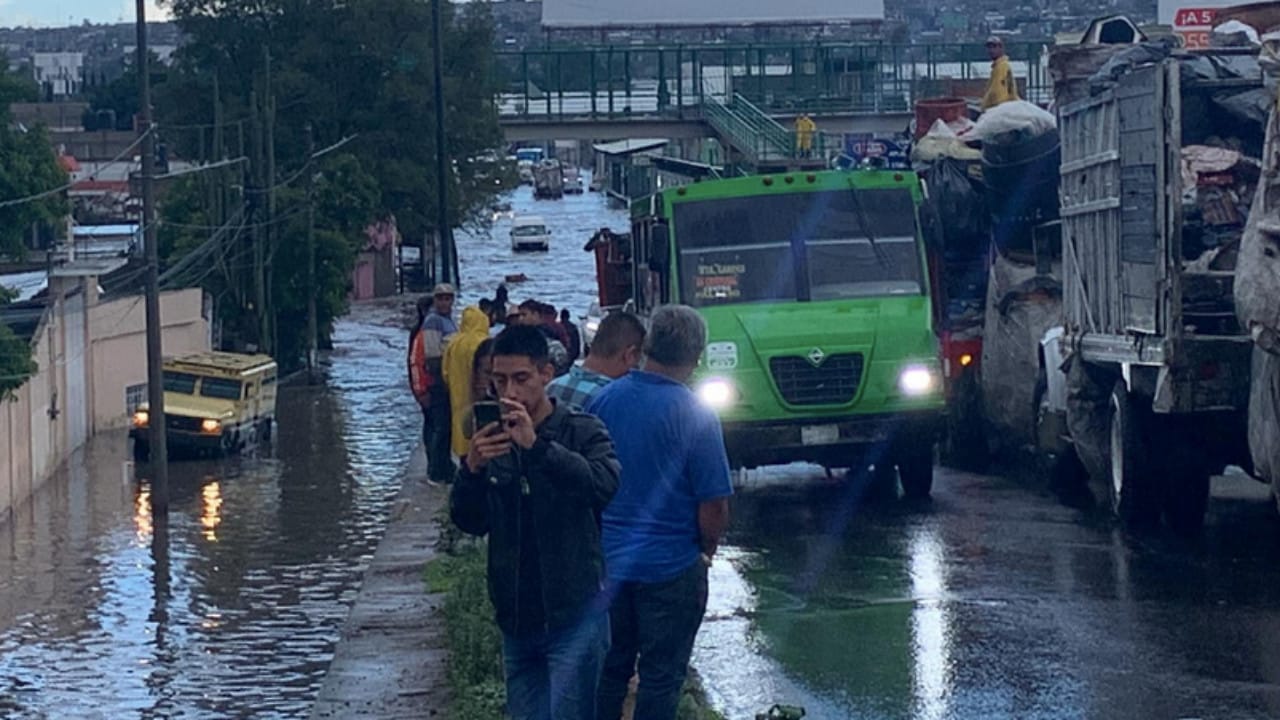 Lluvias causan severas inundaciones en Ecatepec, Estado de México