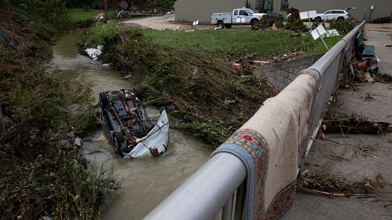 El gobernador Andy Beshear describió el desastre como "uno de los peores y más devastadores eventos de inundación" en la historia de Kentucky