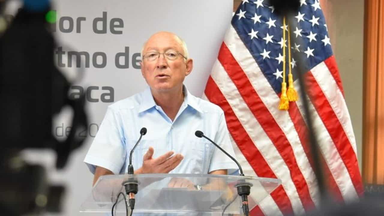 Ken Salazar, embajador de EUA en México, celebra la detención de Caro Quintero.