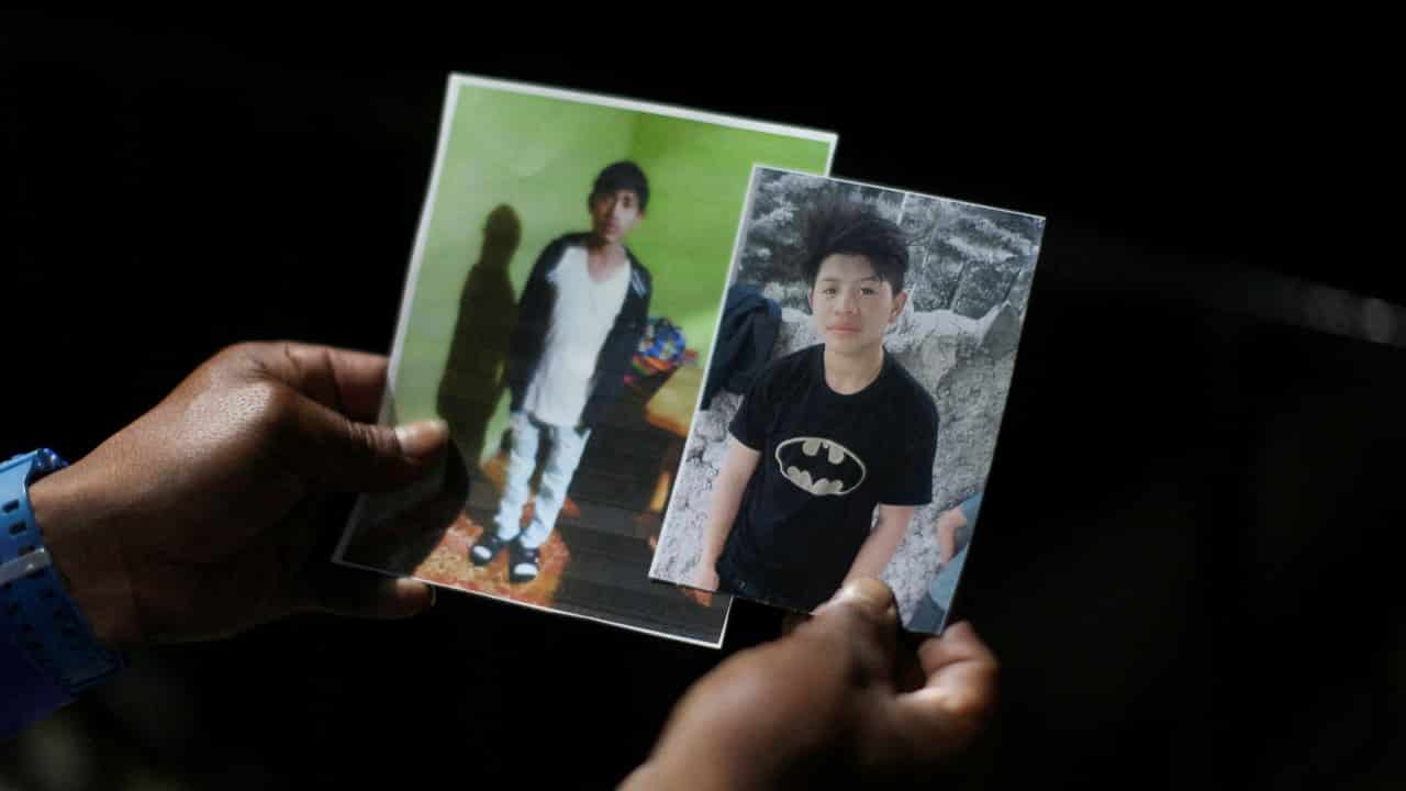 Llega cuerpo de niño migrante a Guatemala tras ser hallado muerto en tráiler en Texas.