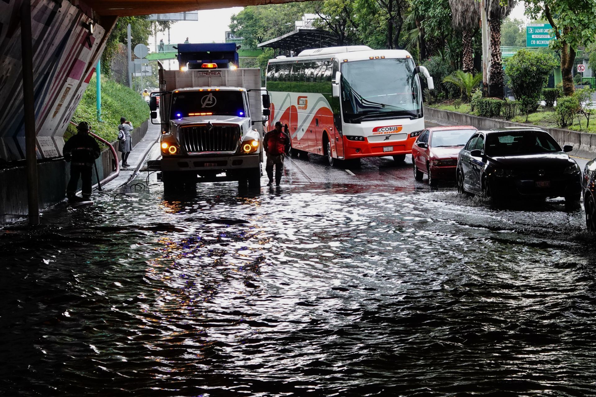 Debido a las intensas lluvias de la Ciudad de México diversas vialidades colapsaron por inundaciones y encharcamientos (Cuartoscuro)