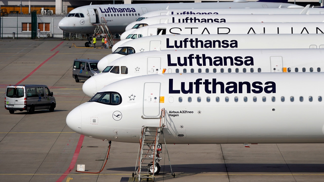 Los pilotos de la aerolínea alemana Lufthansa votaron a favor de una posible huelga