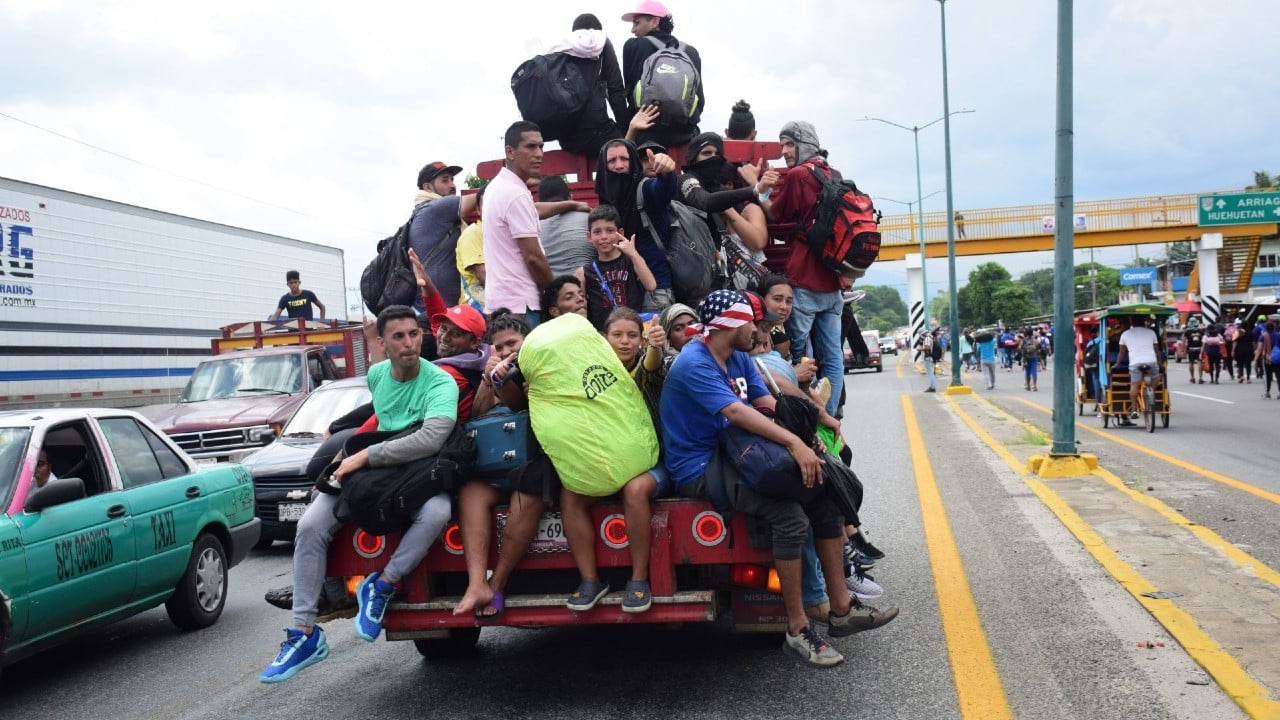 Migrantes viajan hacinados en en Chiapas