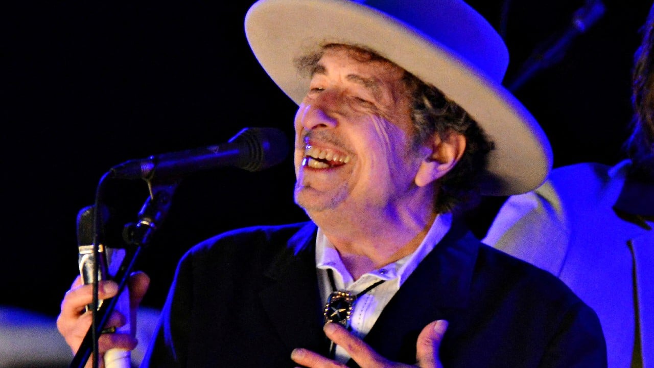 Mujer que demandó a Bob Dylan por abuso sexual abandonó el caso.