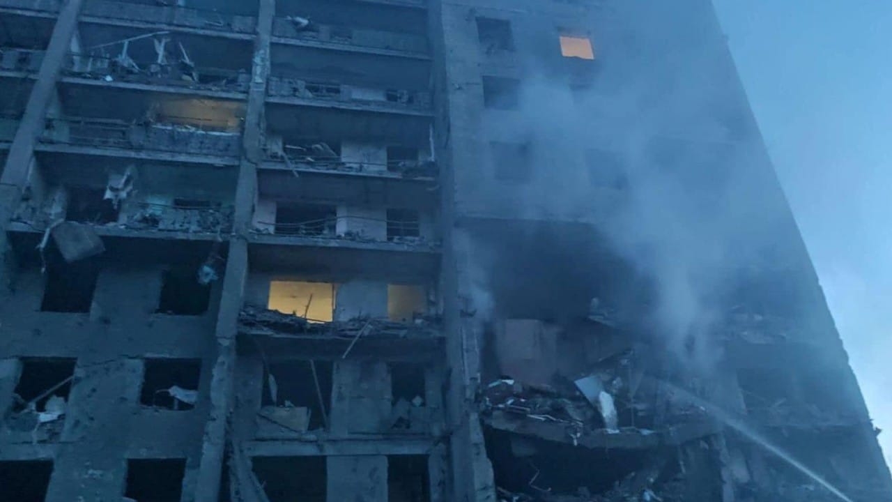 Rusia lanza nuevo ataque aéreo a edificio residencial en Odesa, Ucrania