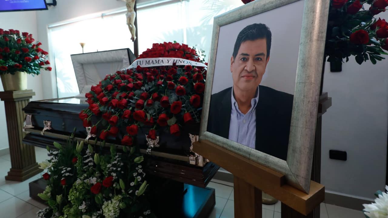 Fotografía del funeral del periodista, Luis Enrique Ramírez.