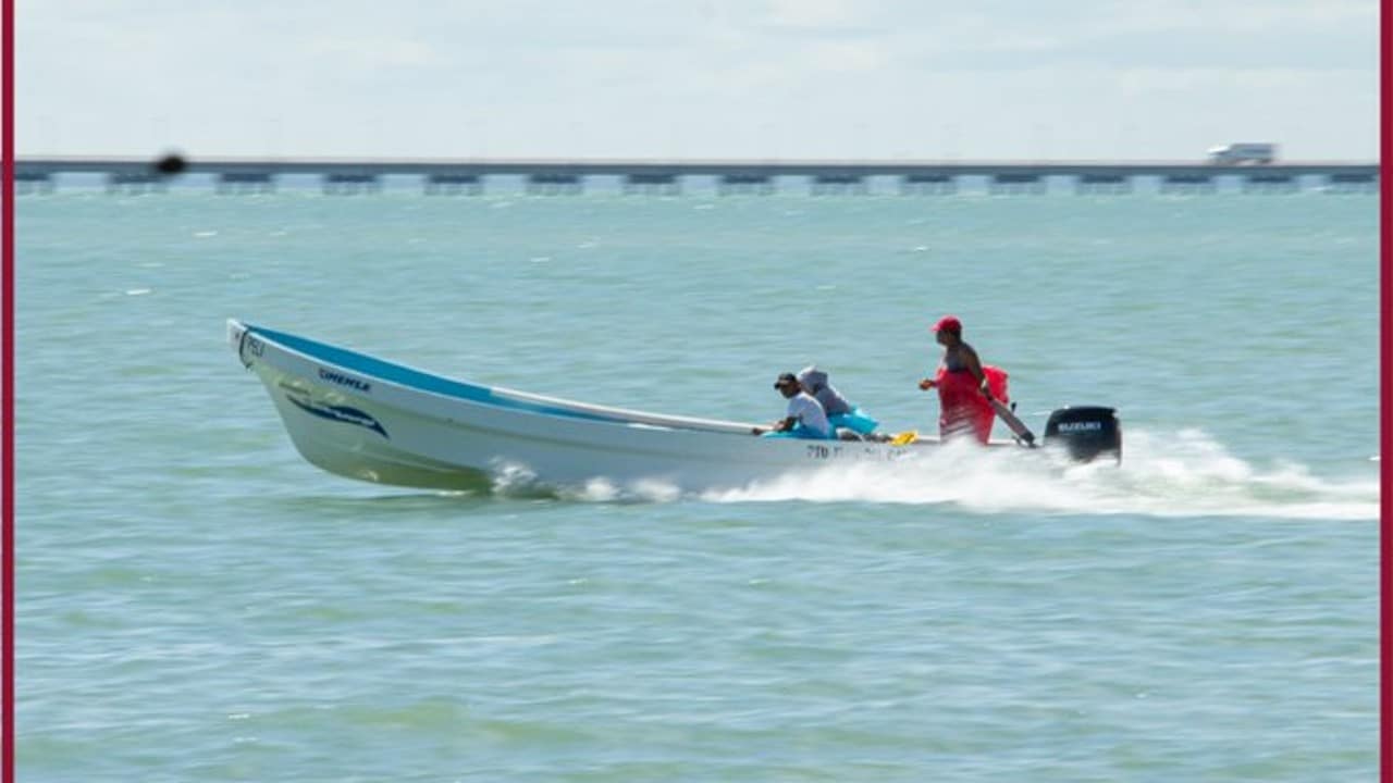 'Piratas modernos' asaltan en altamar a pescadores en Campeche.