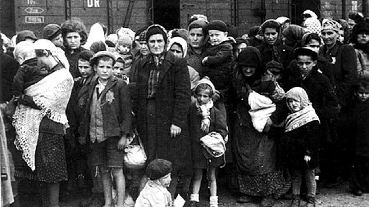 Polonia conmemora 80 aniversario de liquidación de gueto judío por la Alemania nazi.