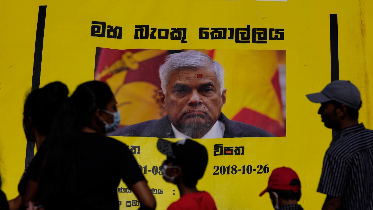 Primer ministro de Sri Lanka es nombrado presidente interino