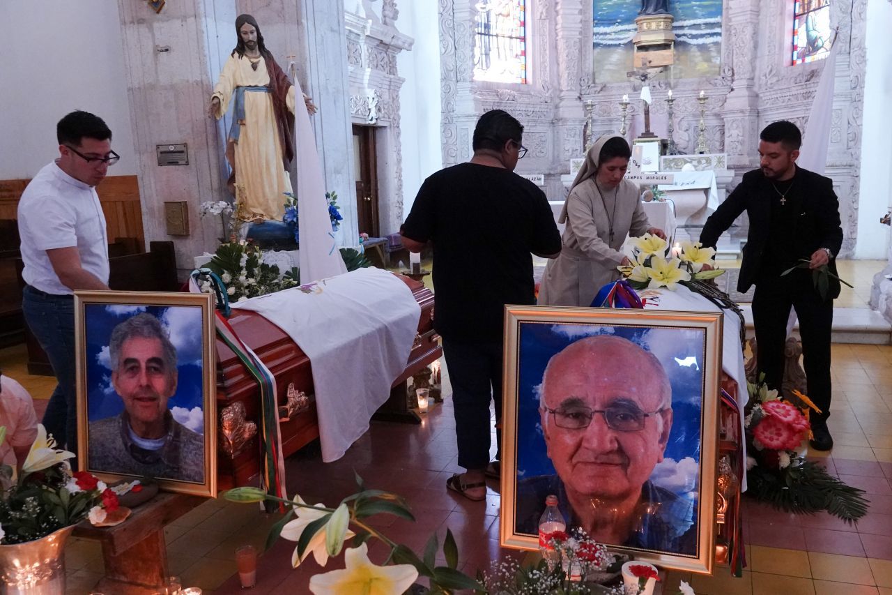 Propone Medalla Belisario Domínguez para jesuitas asesinados