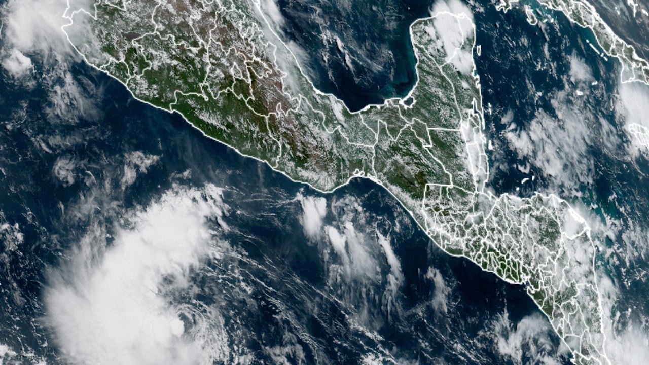Desplazamiento de la tormenta tropical Frank en el Pacífico mexicano (rammb-slider)
