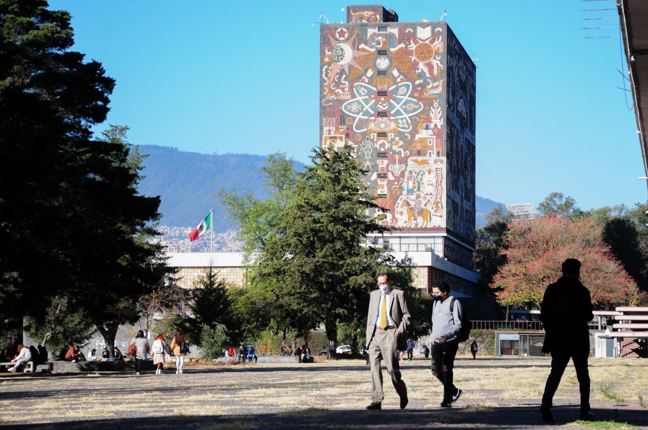 Instalaciones de la UNAM en Ciudad Universitaria (Cuaroscuro)