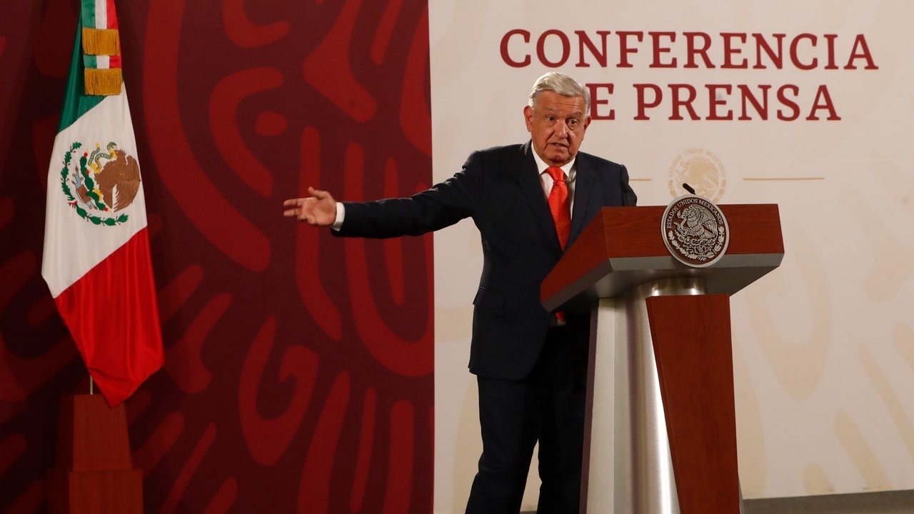 Andrés Manuel López Obrador, presidente de México, encabeza la conferencia mañanera. Fuente: EFE