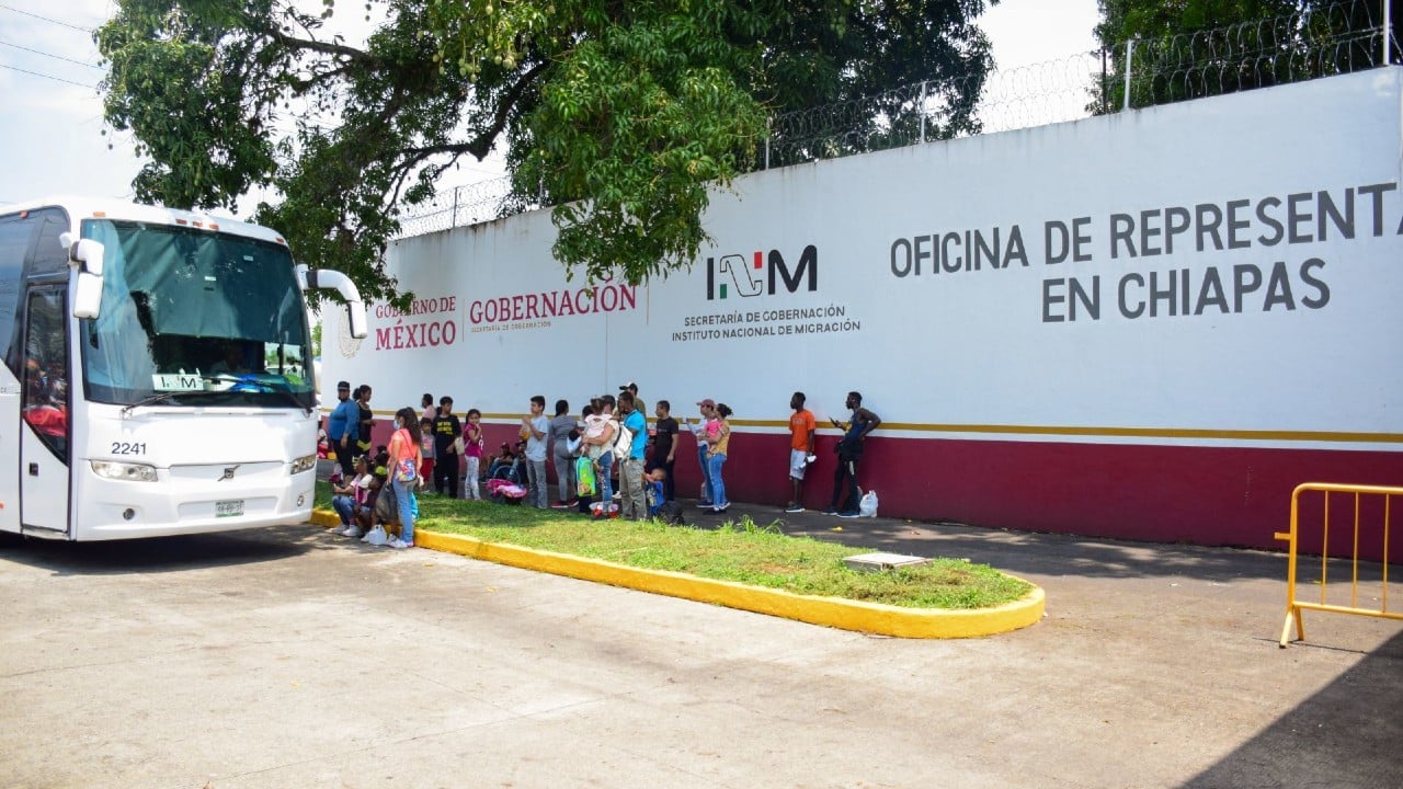 Aseguran a 52 migrantes centroamericanos en Chiapas.