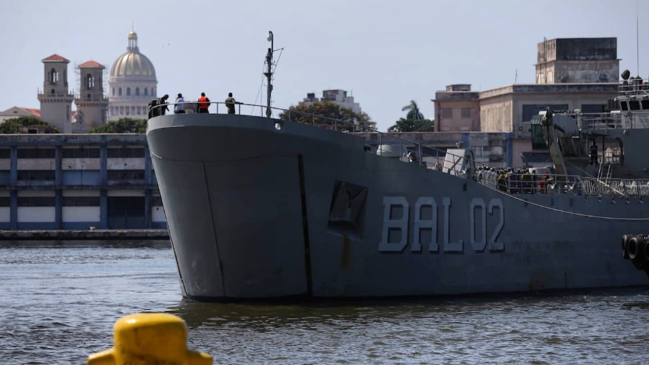 El buque Libertador de la Marina de México (Twitter: @ldejesusreyes)
