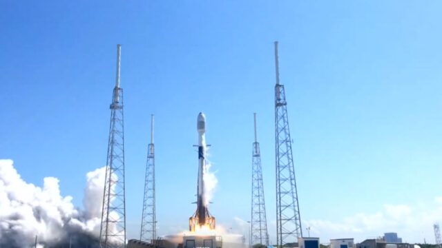 Lanzamiento de cohete Falcon 9 en Cabo Cañaveral (Twitter: @SpaceX)