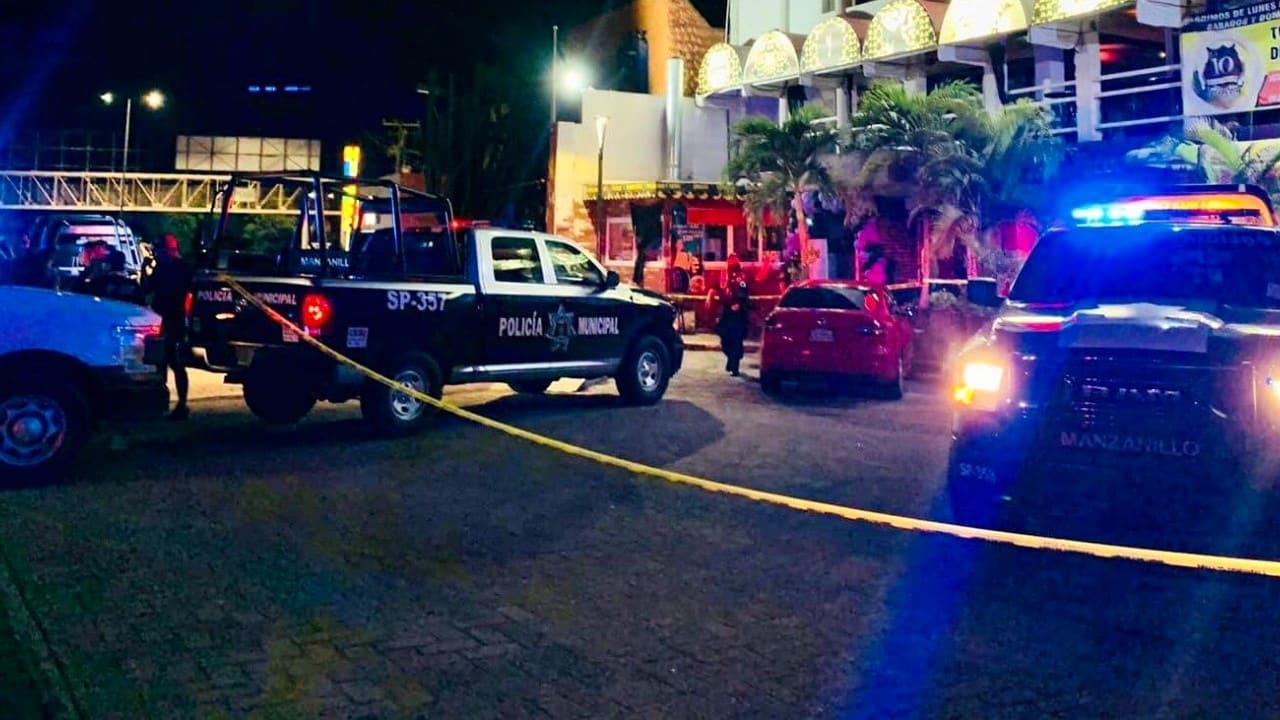 Muere una persona y tres resultan heridas tras ataque en bar de Manzanillo.