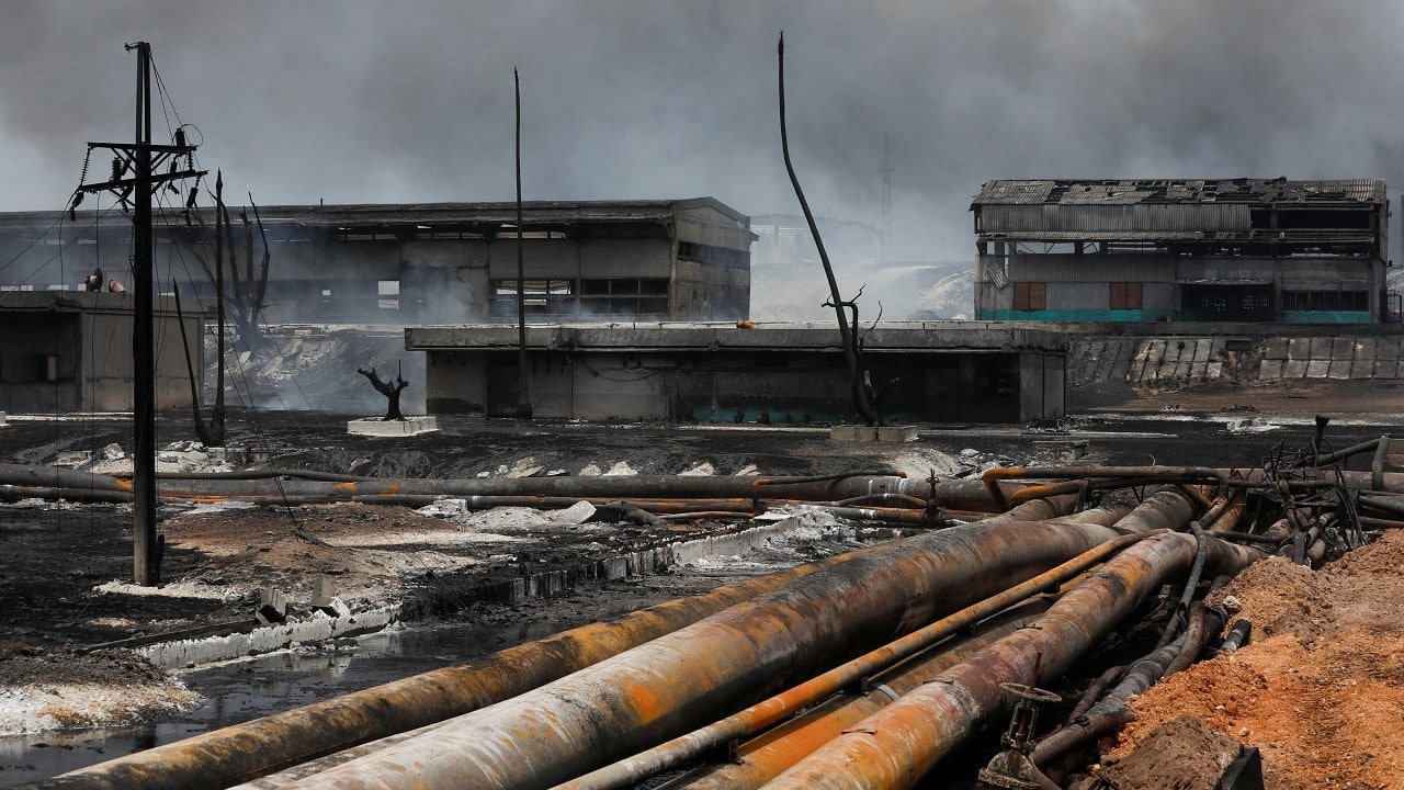 Hallan restos de 4 bomberos tras incendio en Matanzas, Cuba