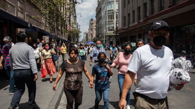Peatones con cubrebocas en calles de la Ciudad de México (Cuartoscuro)