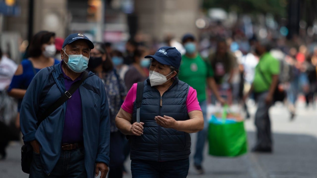México registra 56 muertes y 9,914 contagios de COVID-19 en las últimas 24 horas.
