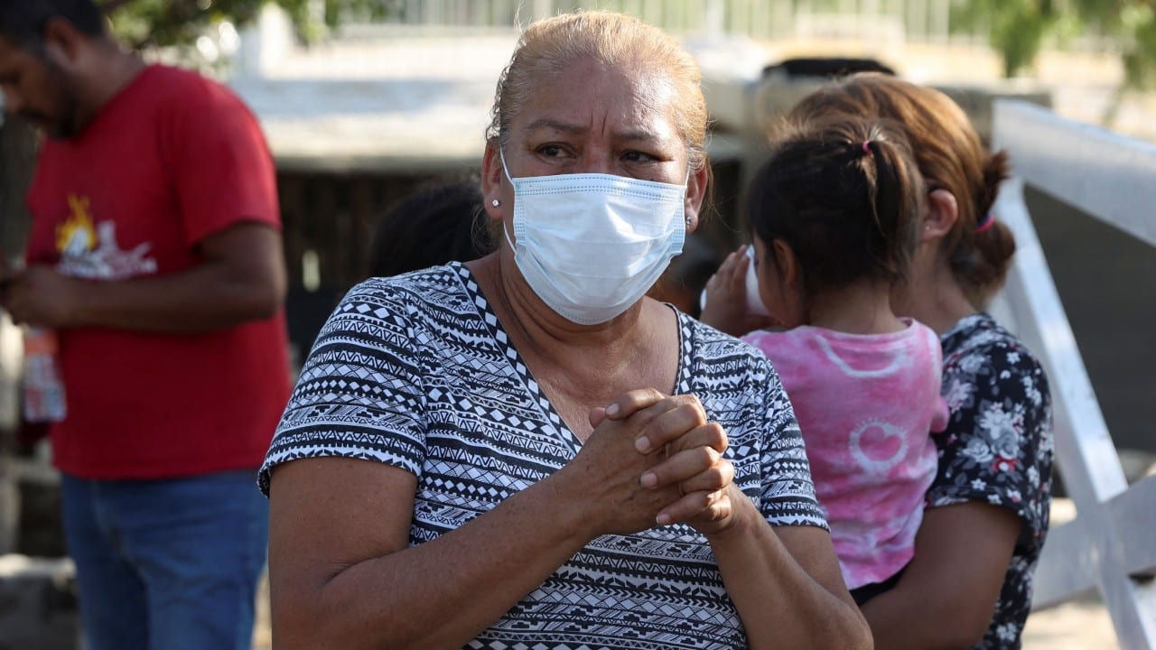 Crece la impaciencia de las familias de mineros atrapados en Sabinas. Fuente: Reuters