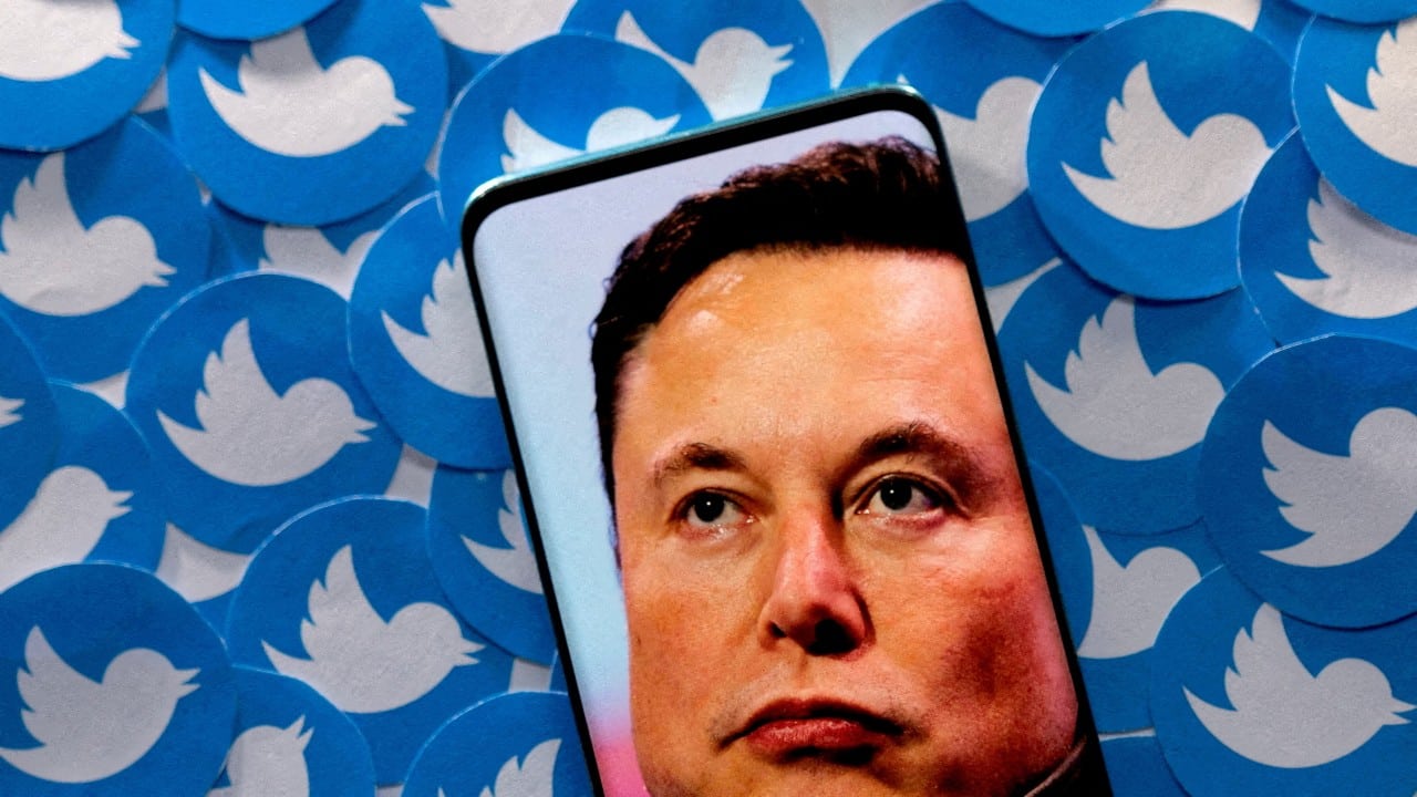 Elon Musk acusa de "fraude" a Twitter tras retirarse de acuerdo de compra.