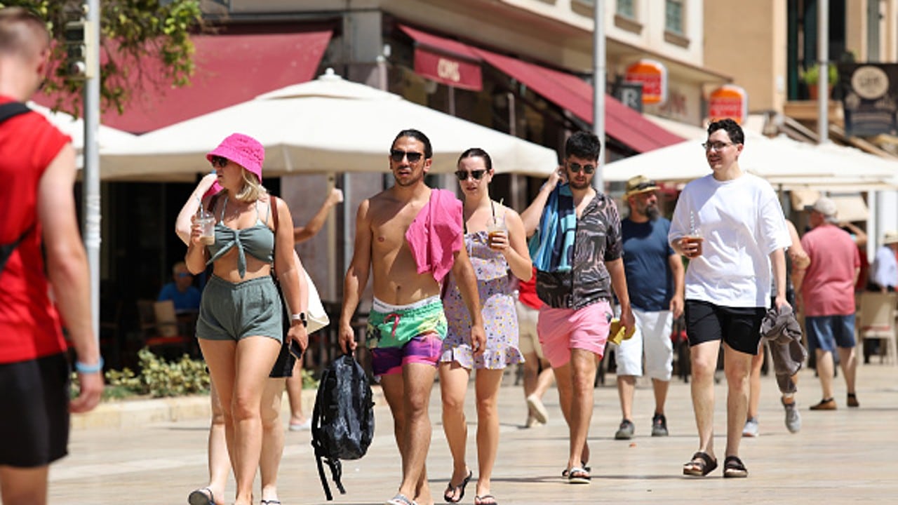 Turistas en Malaga resienten las temperaturas de hasta 40 grados. Fuente: Getty Images