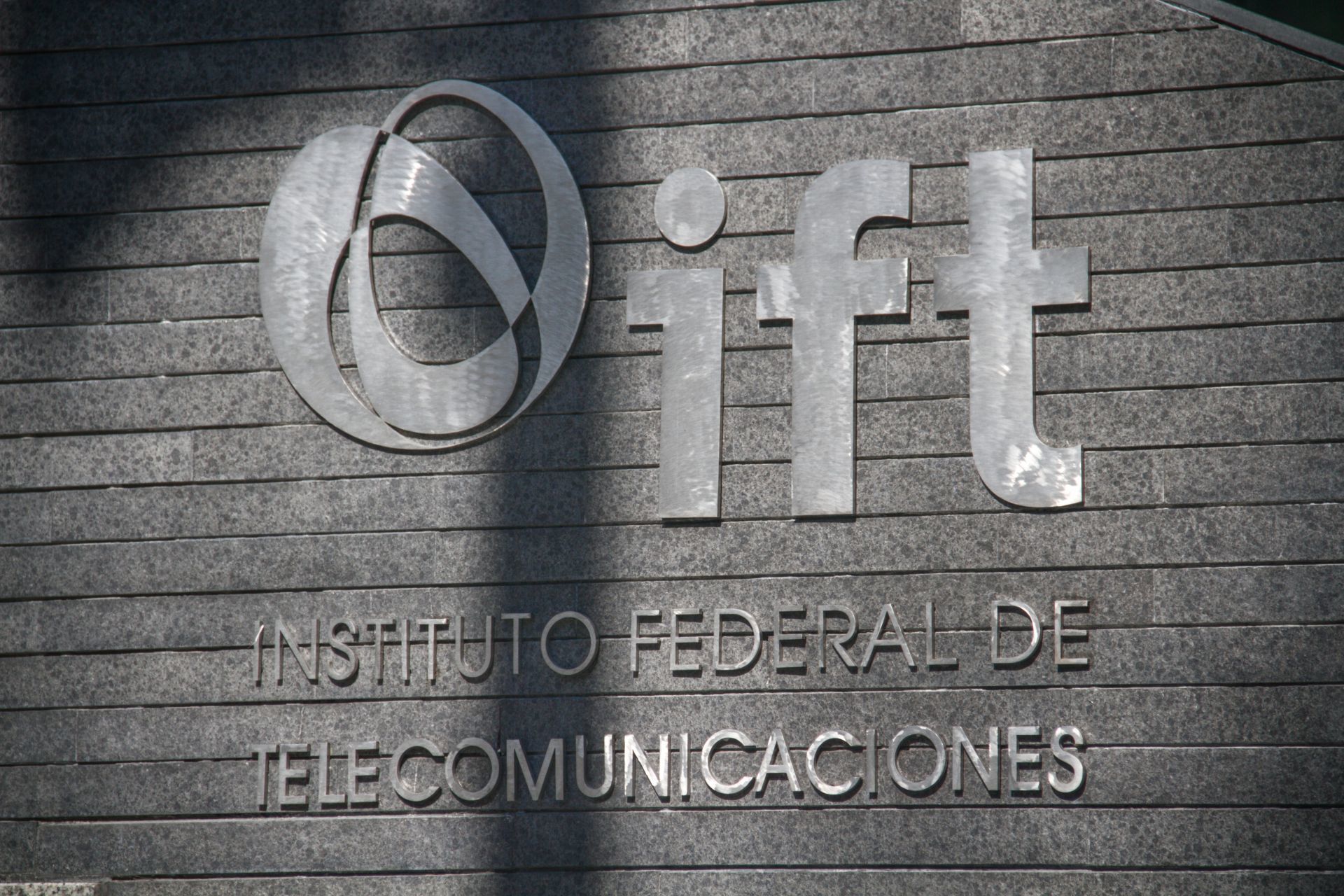 Aspecto de la fachada del Instituto Federal de Telecomunicaciones (Cuartoscuro)