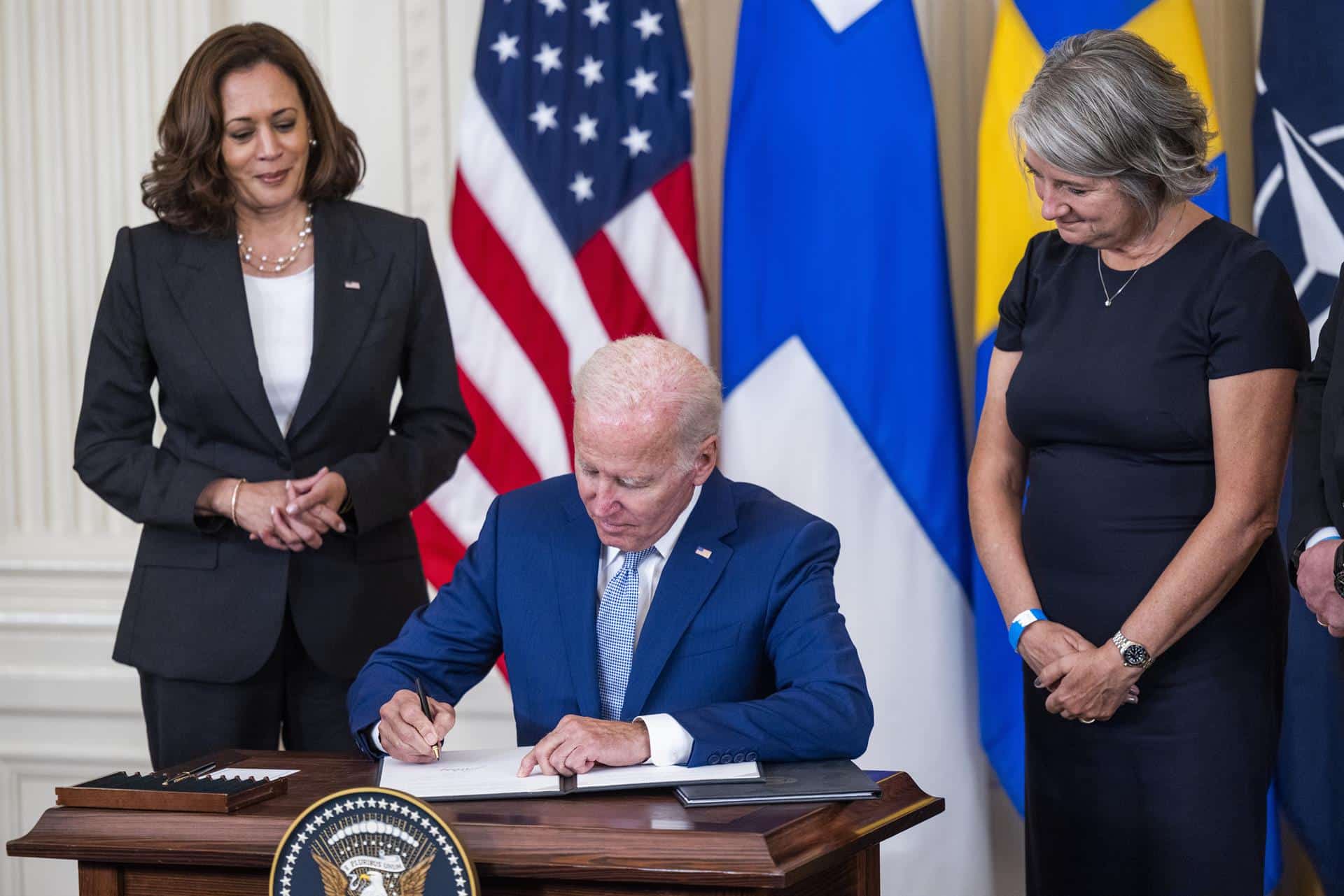 Biden ratifica apoyo a adhesión de Finlandia y Suecia a OTAN