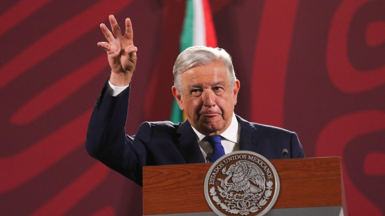 López Obrador en conferencia mañanera desde Palacio Nacional.