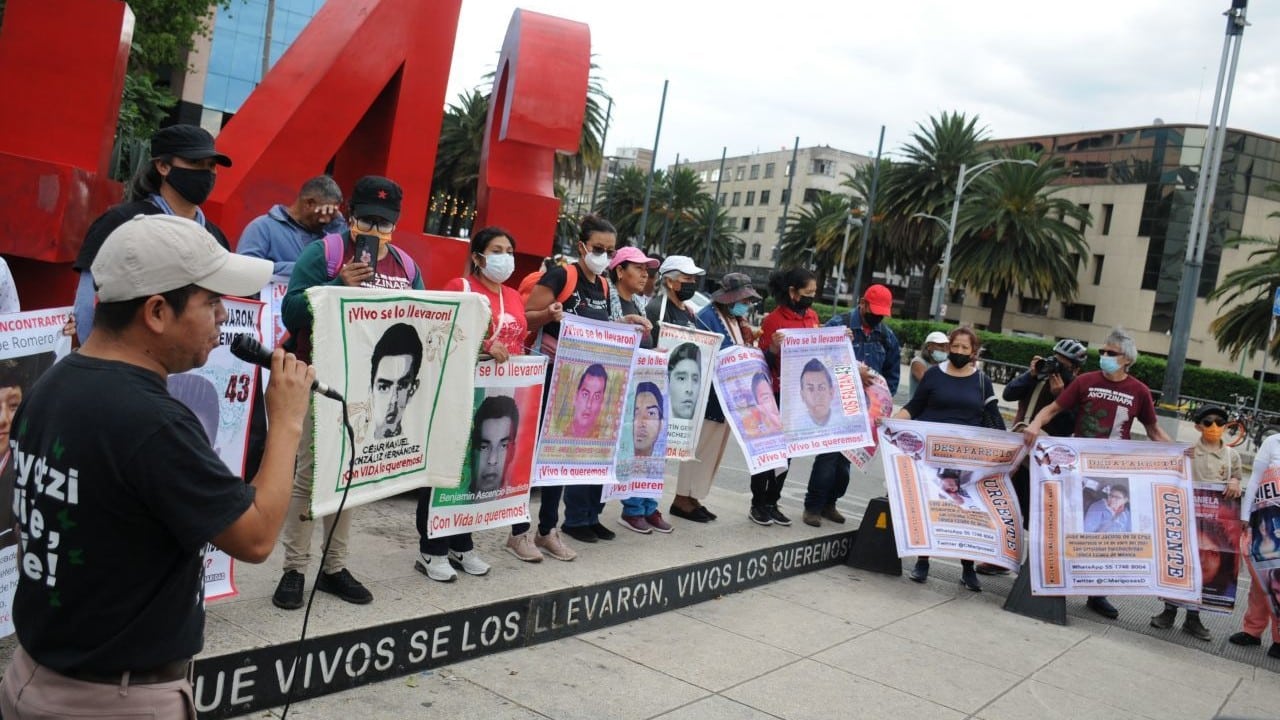 Manifestación por los 43 estudiantes normalistas desaparecidos de Ayotzinapa