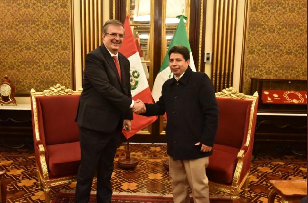 Ebrard lamenta que presidente de Perú no viaje a Colombia