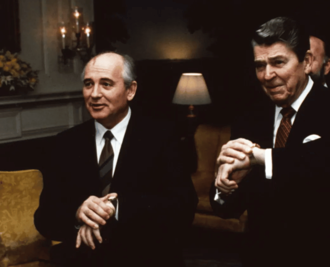 Mijaíl Gorbachov Ronald Reagan EE UU