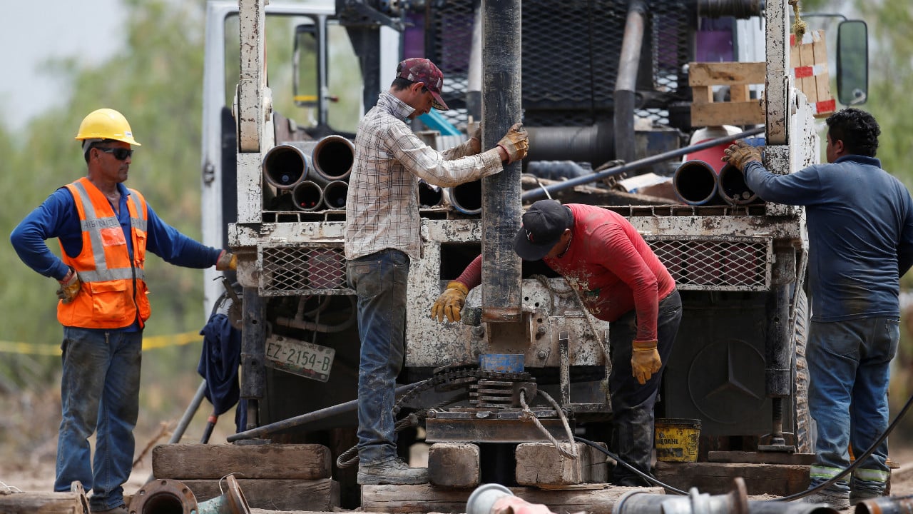 Reportan aumento ‘abrupto’ en niveles de agua en mina colapsada en Coahuila