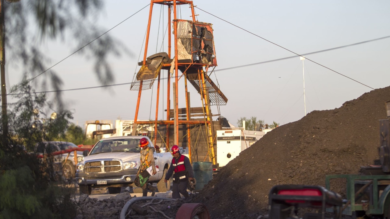 Personal trabaja para rescatar a diez mineros atrapados en un pozo de carbón en Coahuila. Fuente: Cuartoscuro