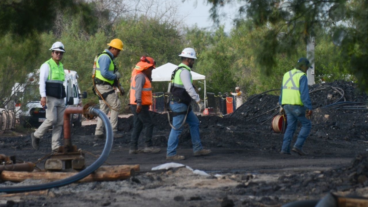 Labores de rescate de los mineros atrapados en el pozo de carbón "El Pinabete", en Coahuila