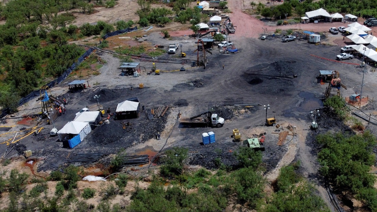Continúan la operación de rescate a los 10 mineros atrapados en El Pinabete