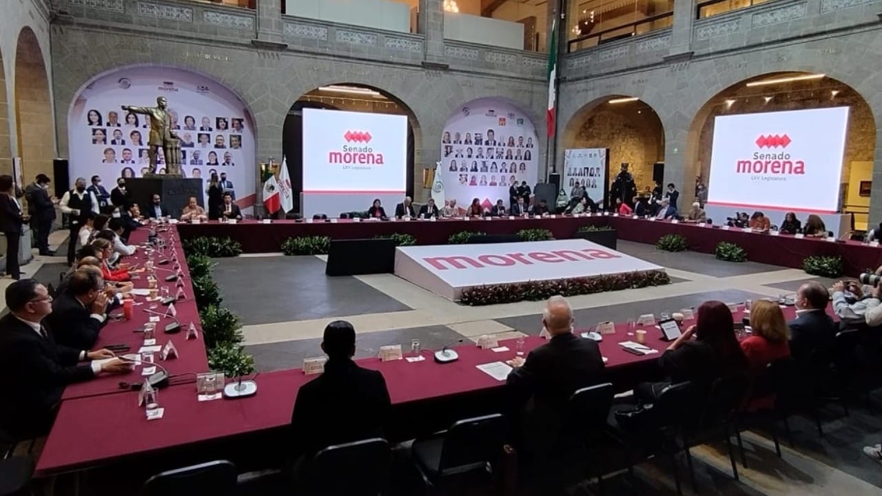 Morenistas se confrontan durante plenaria en el Senado; cuestionan ausencia de funcionarios federales