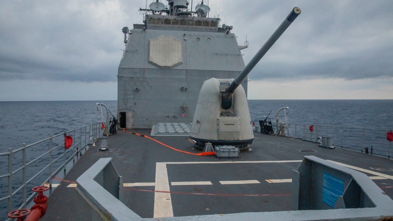 Tensión EUA-China: Dos buques de guerra de Estados Unidos transitan por el estrecho de Taiwán.