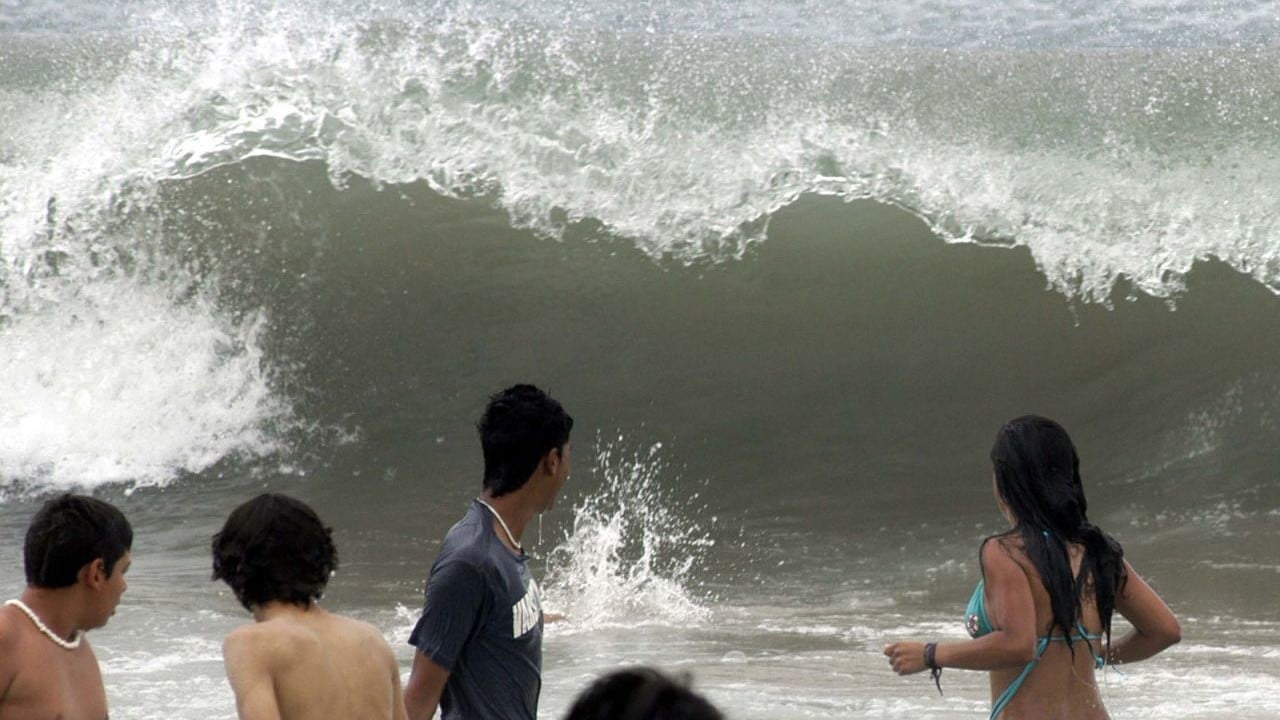 Tres turistas mueren ahogados en playas de Mazatlán durante el fin de semana