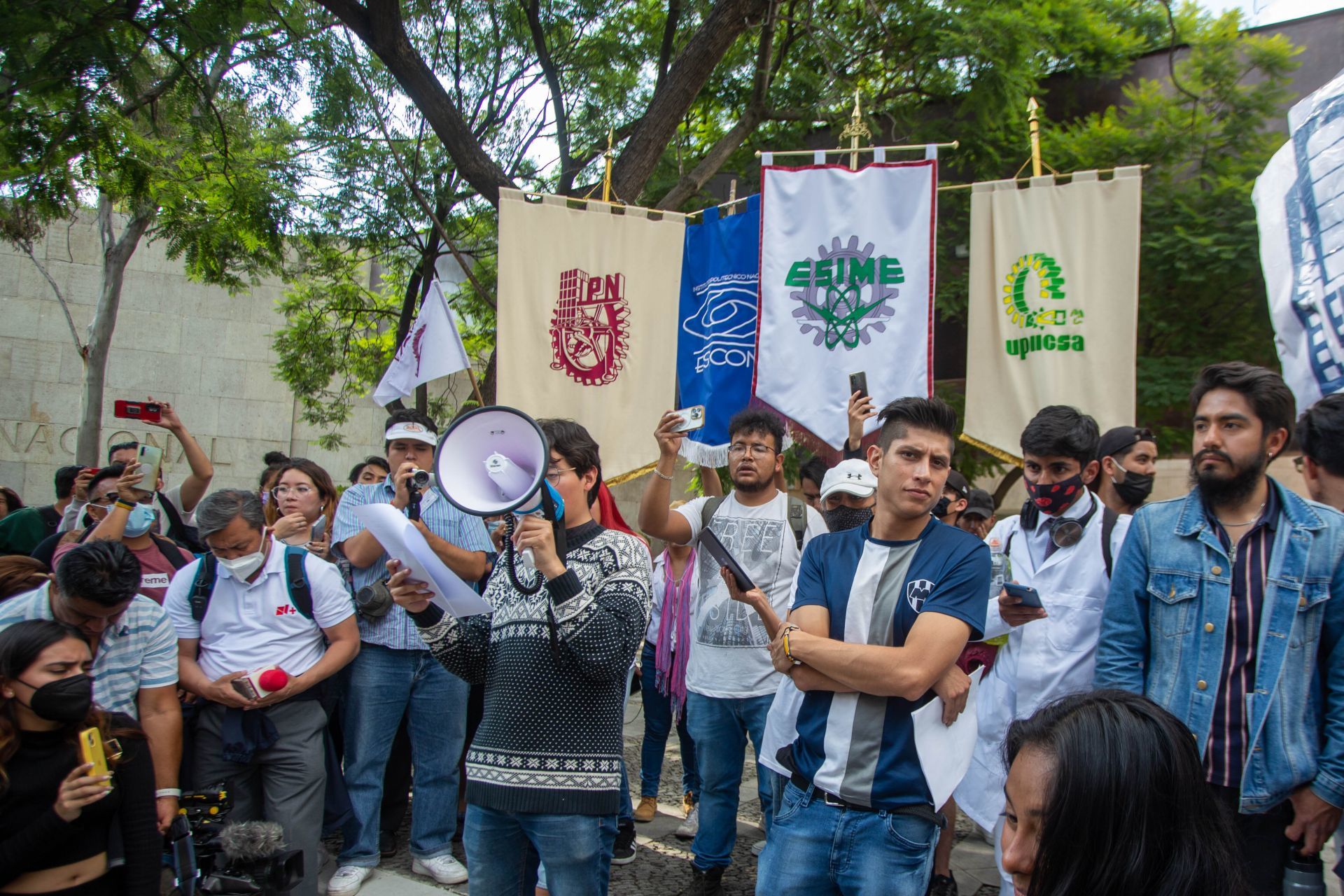 Acoso, abuso de poder y violación denuncian jóvenes del IPN por parte de personal docente